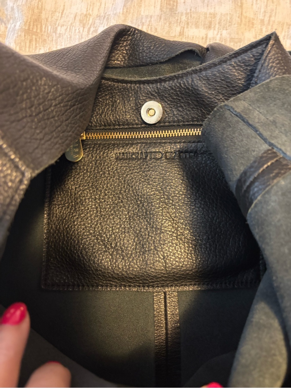 Risa Classic knot Black Leather Hobo Shoulder Bag - Picture 4 of 9